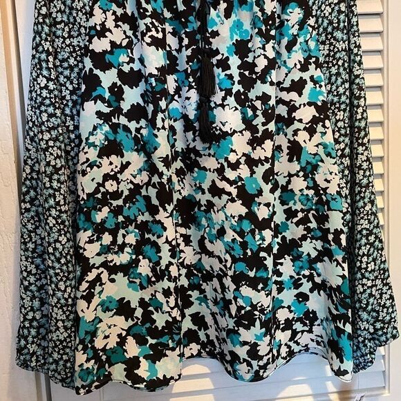 Jones New York Black Teal Floral Boho Peasant Top - Picture 2 of 8